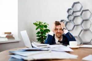 عواطفتان بر شما چیره میشود