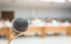 برقراری ارتباط با دیگران